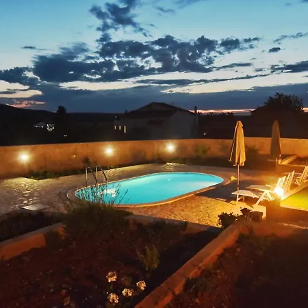 Kuca Za Odmor Diana * Sukošan