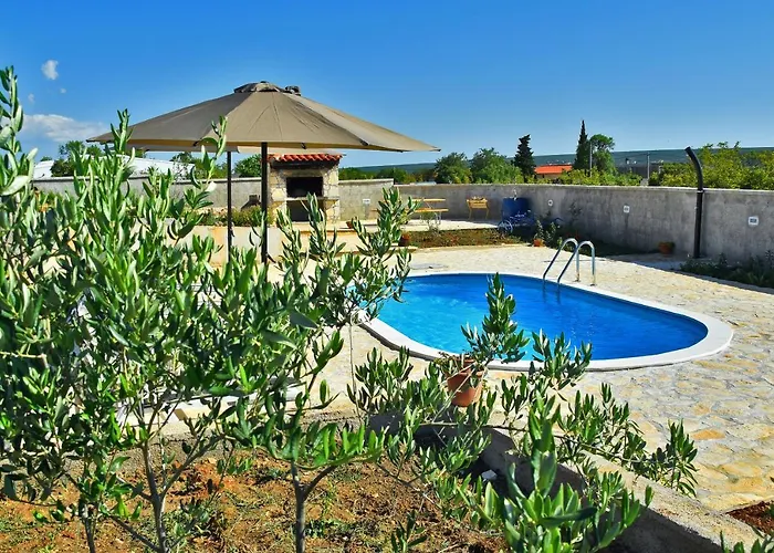 Kuca Za Odmor Diana بيت للعطل *