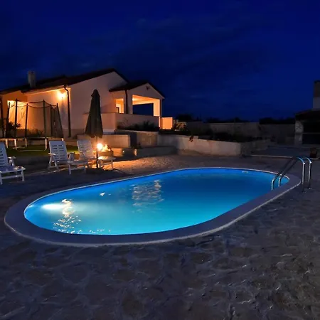 Kuca Za Odmor Diana בית נופש