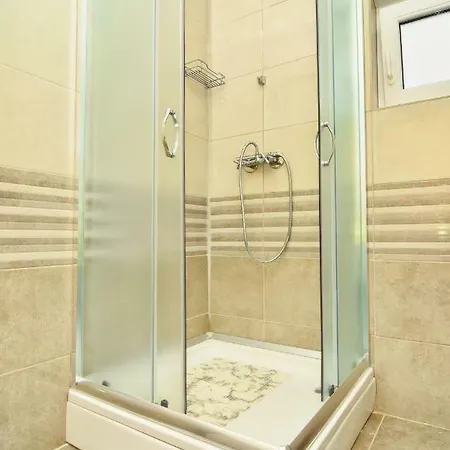 Kuca Za Odmor Diana بيت للعطل *