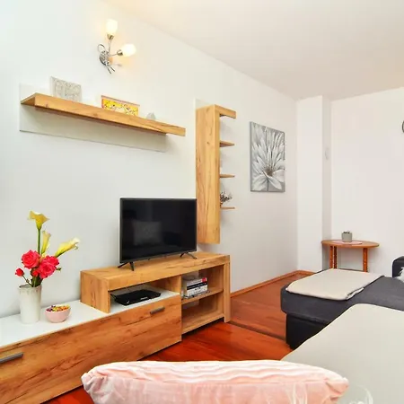 בית נופש Kuca Za Odmor Diana Sukošan