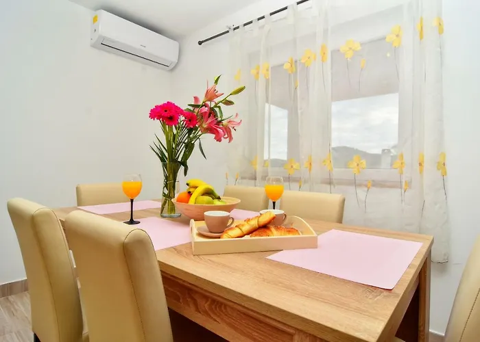 Nyaraló Kuca Za Odmor Diana Sukošan